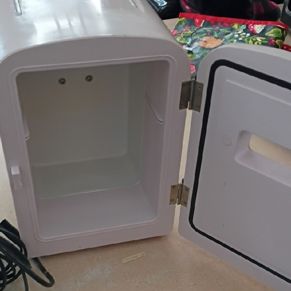 Compact White Mini Fridge - Picture 3 of 5